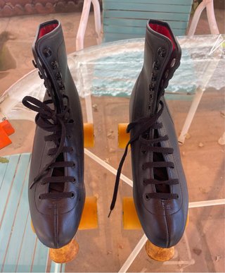 Patines de 4 ruedas negros