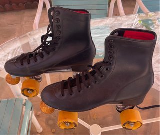 Patines de 4 ruedas negros