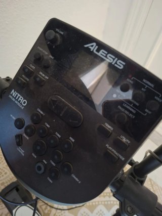 Alesis Nitro Mesh Kit - Batería Electrónica
