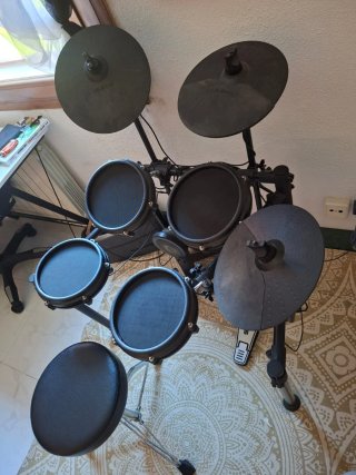 Alesis Nitro Mesh Kit - Batería Electrónica