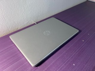 Ordenador HP Plata y Negro