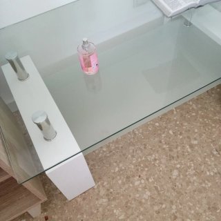 Mesita de cristal moderna