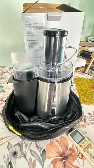 Exprimidor Eléctrico AMBIANO
