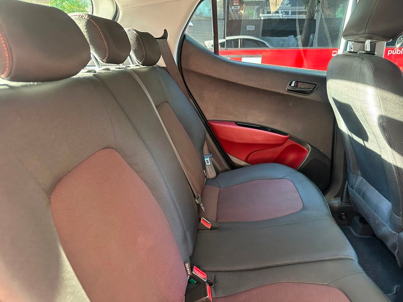 Hyundai i10 1.0 Tecno 2019, foto 11