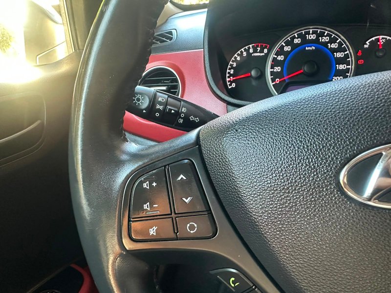 Hyundai i10 1.0 Tecno 2019, foto 13