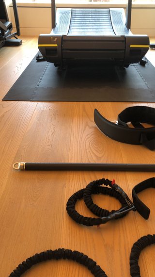 Rack Technogym con organizador
