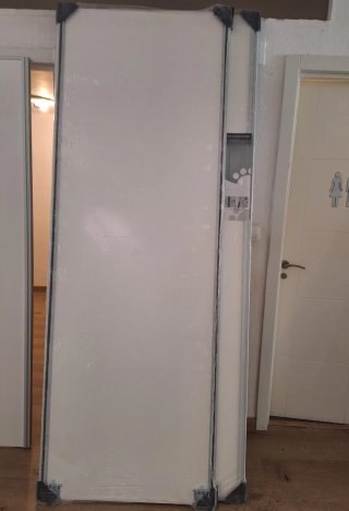 Puerta corredera blanca