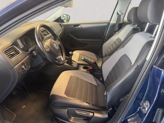 Volkswagen Jetta 1.6 TDI 105cv Sport
