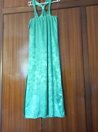 Vestido largo verde satinado