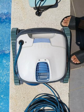 Robot Limpiafondos Piscina Suelo y Paredes