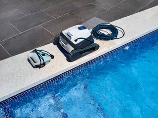 Robot Limpiafondos Piscina Suelo y Paredes
