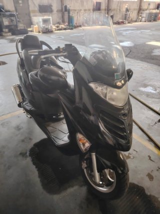 Kymco Grand Dink Negra