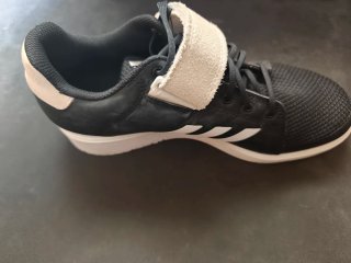 Zapatillas Adidas Powerlift 5 Negras talla 41'5