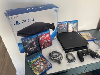 PS4 Slim 500GB + 7 Juegos