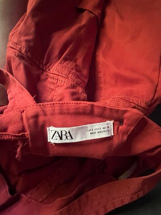 Vestido rojo estilo peto