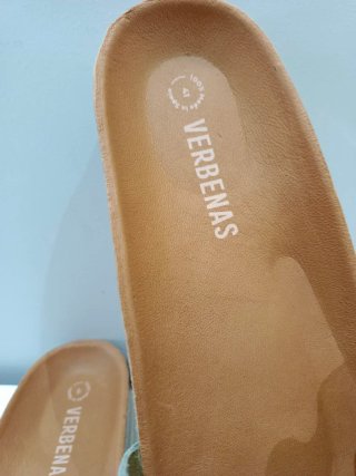 Sandalias VERBENAS verdes con volantes
