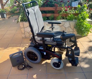 Silla de ruedas eléctrica B400