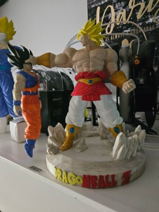 Figura 3D Raditz Saiyan Morado