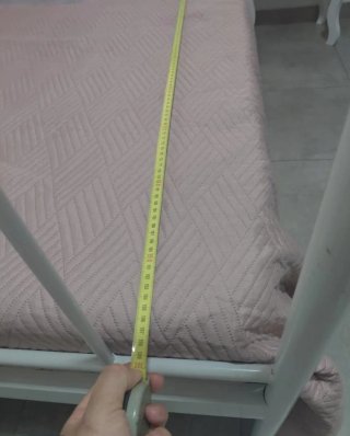 Cama individual metálica blanca