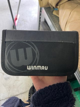 Estuche de dardos con accesorios