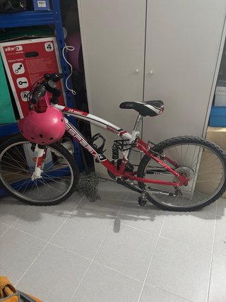 Bicicleta Montaña Roja y Negra