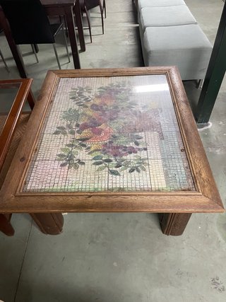 Mesa de centro madera con mosaico frutal