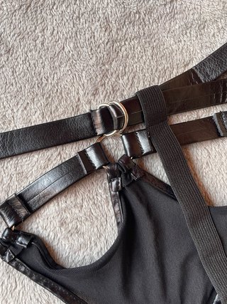 Tanga hombre con cinturón cuero y malla