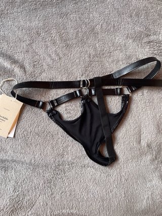 Tanga hombre con cinturón cuero y malla