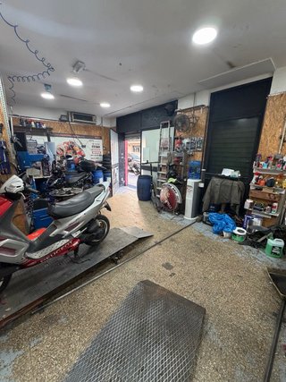Taller de reparación y venta de motocicleta