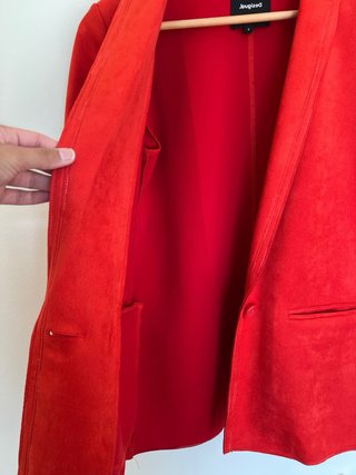Blazer Desigual rojo efecto ante | PRECIO 100€