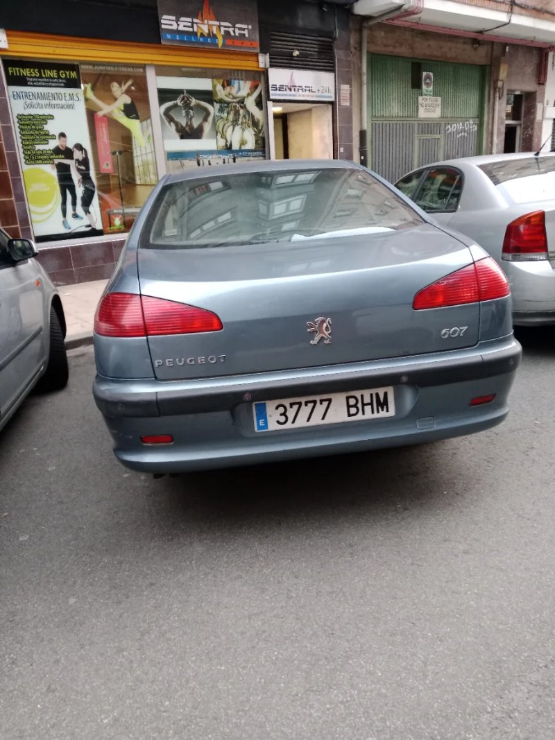 Peugeot 607 2001 - foto 1