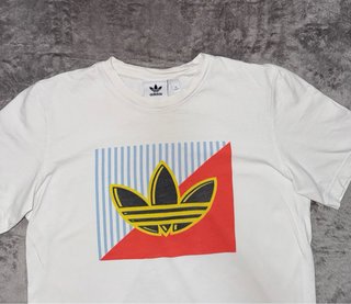 Camiseta Vintage Classic Adidas Logo Triángulo