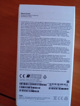 iPhone 13 Azul con Funda