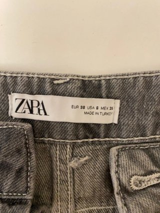 Pantalón corto Zara gris desgastado