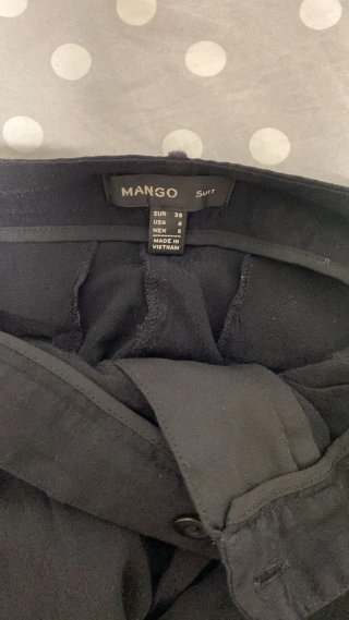 Pantalón negro con cremallera lateral