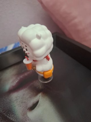 Muñeco BT21 RJ con bebida