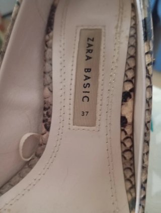 Zapatos Zara Talla 37 efecto piel serpiente