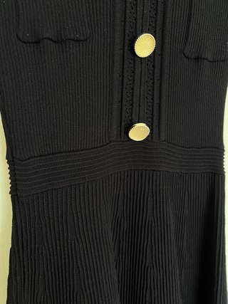 Vestido negro de punto Poète XS con botones dorado