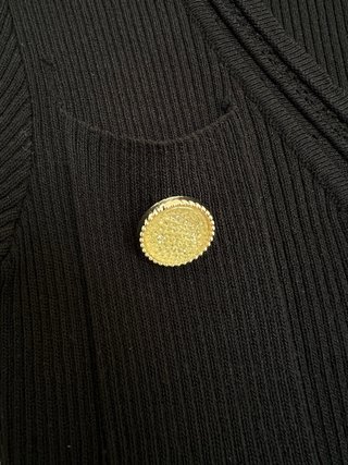 Vestido negro de punto Poète XS con botones dorado