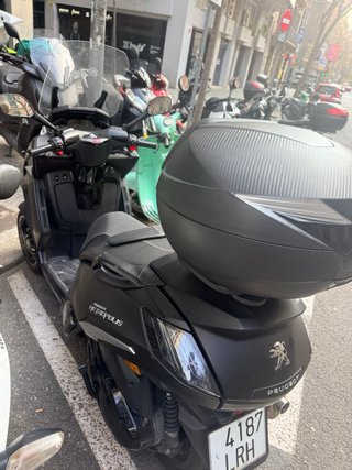 Peugeot Metropolis 400 Black Edition