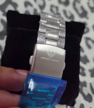 Reloj Nuevo  de metal en Caja