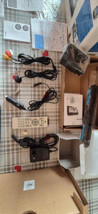 Philips PET835 Lettore DVD Portatile 8.5