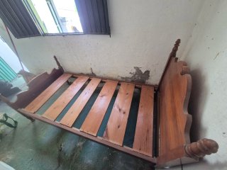 Cama de madera individual