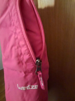 Pantalones de esquí rosas con tirantes