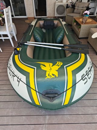 Conjunto bote Inflable Intex Seahawk 4 con motor.
