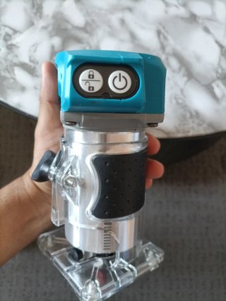 Fresadora inhalambrica BYCPower con accesorios