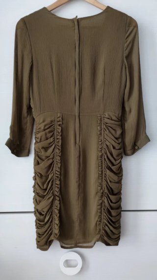 Vestido H&M verde con volantes