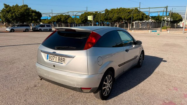 Ford Focus 2000