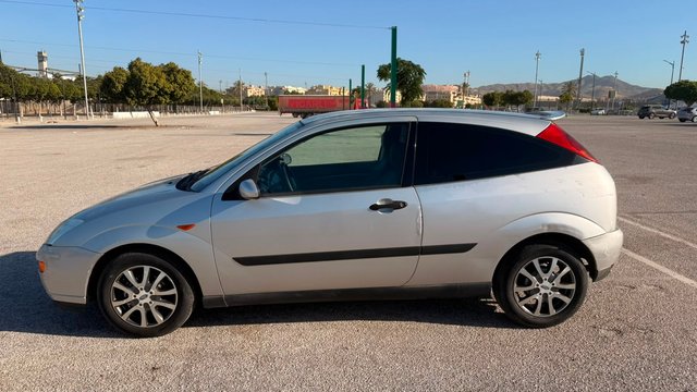 Ford Focus 2000