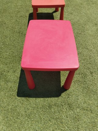 Mesa infantil roja IKEA